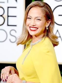 Jennifer Lopez smiling at 2016 Golden Globes